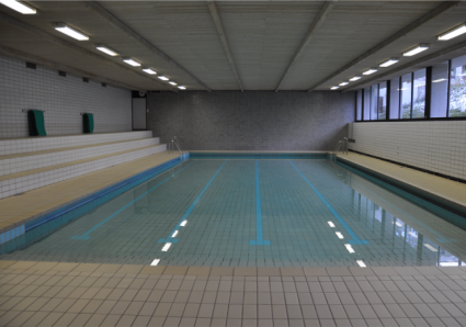 Innenansicht Schwimmhalle